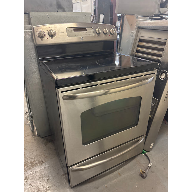 GE Adora 30" Electric Glass Top Range